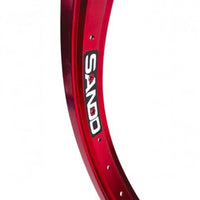 Aro de bicicleta Sando de 20 pulgadas en aluminio rojo brillante, marca TONYBIKESGDL, diseño aerodinámico y resistente.