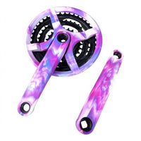 Juego de bielas y platos TONYBIKESGDL para bicicleta con acabado marmolado en tonos violeta, rosa y azul.