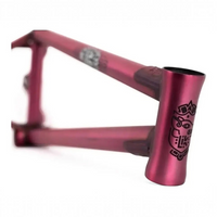 Cuadro profesional para bicicleta BMX TONYBIKESGDL en color burdeos metalizado con detalles gráficos grabados