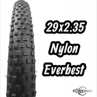 Llanta de bicicleta de montaña TONYBIKESGDL 29x2.35 de nylon con tacos agresivos para mayor tracción en senderos.