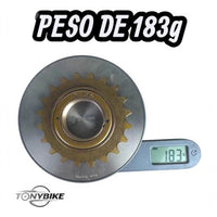 Piñón libre Nitro de 20 dientes de TONYBIKESGDL pesando 183 gramos en una báscula digital