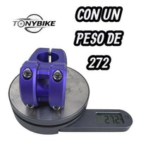 Potencia de aluminio morada TONYBIKESGDL de 272 gramos para bicicleta de montaña sobre una báscula digital