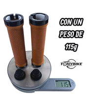 Puños antideslizantes TONYBIKESGDL marrones con textura de diamante y sistema de bloqueo sobre báscula de 115 gramos