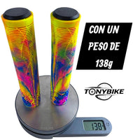 Puños para bicicleta TONYBIKESGDL multicolor con patrón geométrico antideslizante y tapones negros sobre báscula