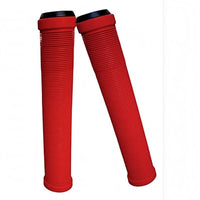 Puños para bicicleta BMX GORILA de TONYBIKESGDL en caucho rojo con diseño estriado y tapones negros de alta resistencia.